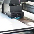Công nghệ in UV là gì? Ưu điểm nổi bật của in UV