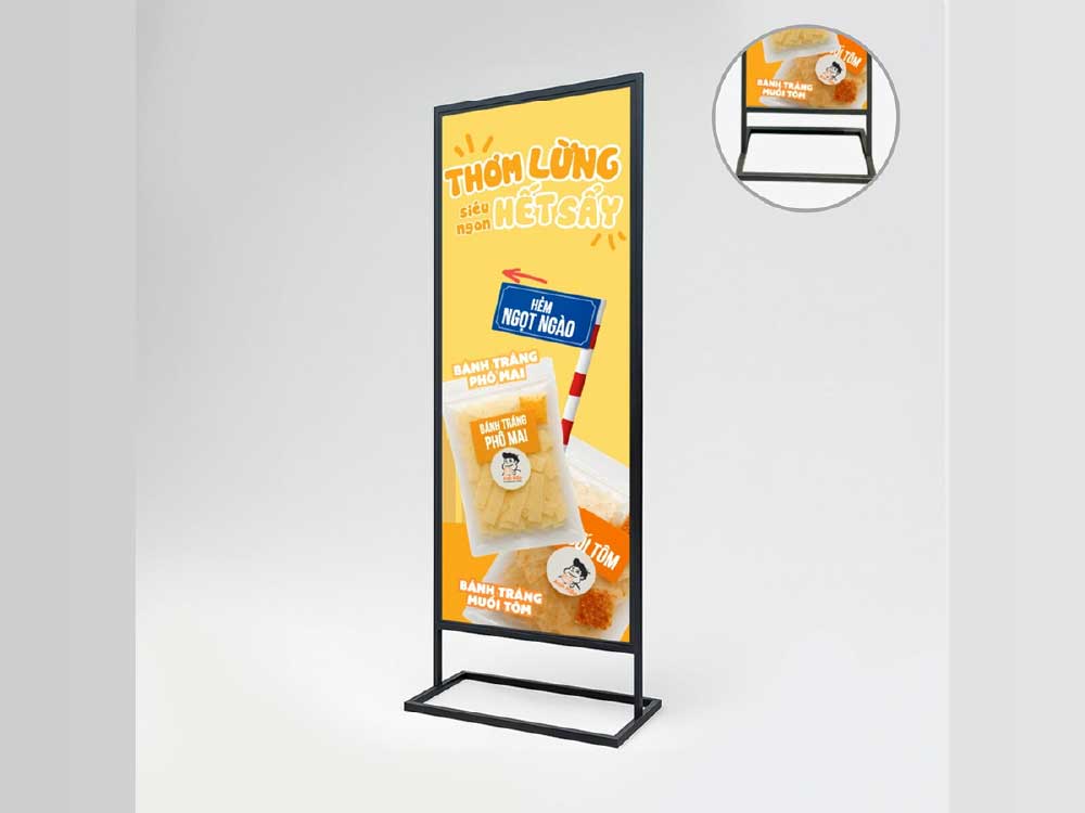 Standee Chân Sắt
